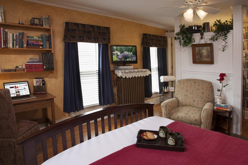 Westby House Inn Bagian luar foto