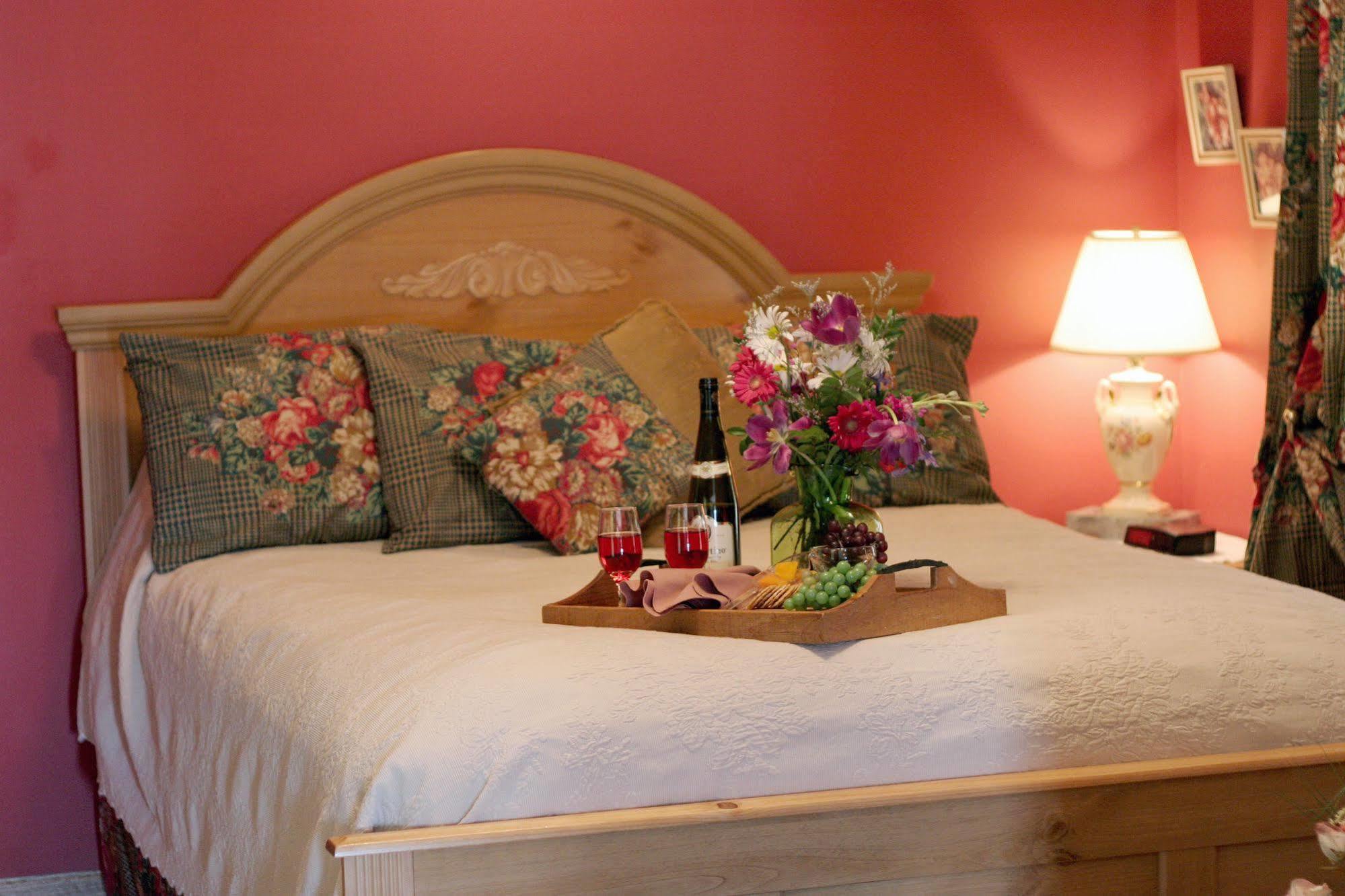 Westby House Inn Bagian luar foto